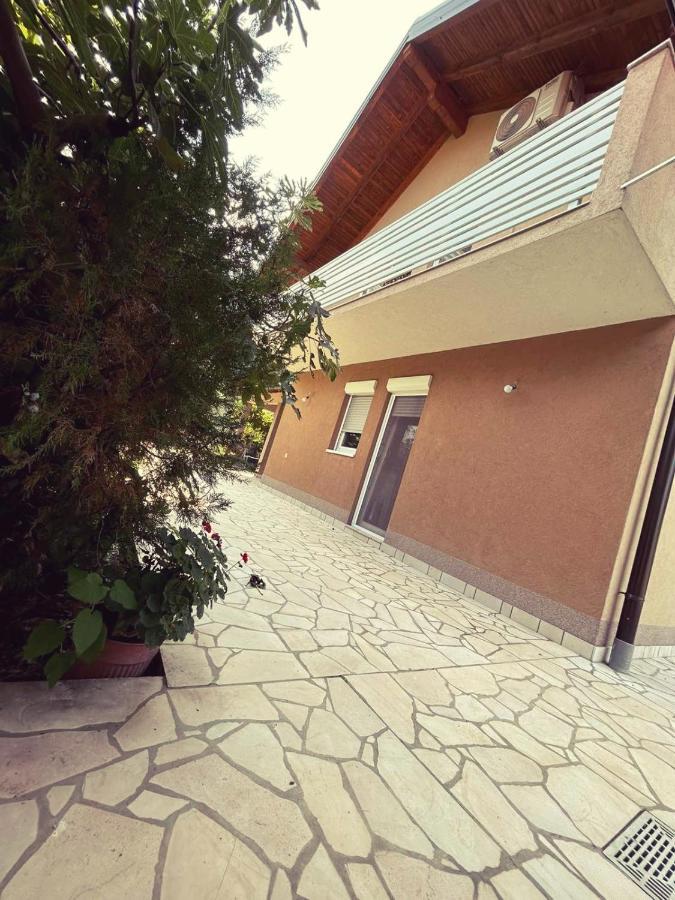 Va Vikendica Holiday home *